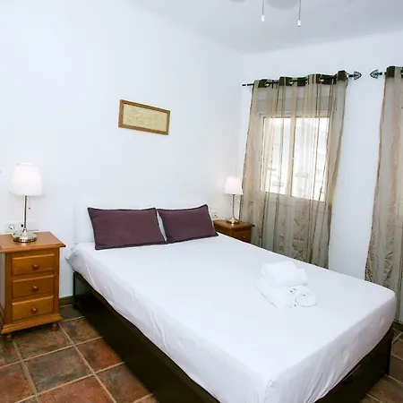 Spanish Style & Center Apartment